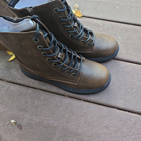 Brown combat boots - Picture 2 of 5